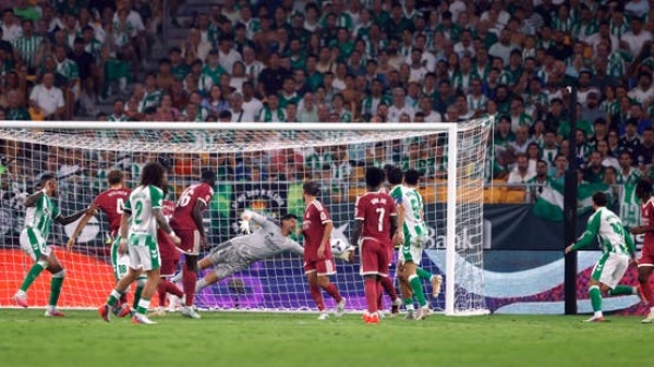 بيتيس يلحق بريال مدريد الهزيمة الأولى في الدوري الإسباني ويهدد صدارته