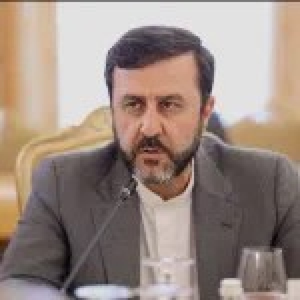 غریب آبادي تم وضع اللمسات الأخیرة علی نص مذکرة التفاهم سیتم توقیعها الجمعة في سویسرا غریب آبادي تم وضع اللمسات الأخیرة علی نص مذکرة التفاهم سیتم توقیعها الجمعة في سویسرا