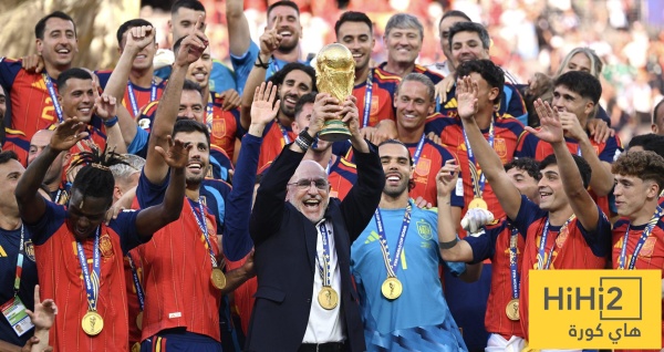 لم يتركوا شيئ ا لرفاق ميسي إسبانيا تلتهم الأخضر واليابس في جوائز كأس العالم لم يتركوا شيئ ا لرفاق ميسي إسبانيا تلتهم الأخضر واليابس في جوائز كأس العالم