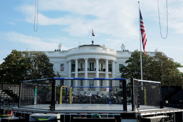 يسلط حدث ufc في البيت الأبيض الضوء على شراكة ترامب المستمرة منذ عقود مع دانا وايت يسلط حدث ufc في البيت الأبيض الضوء على شراكة ترامب المستمرة منذ عقود مع دانا وايت