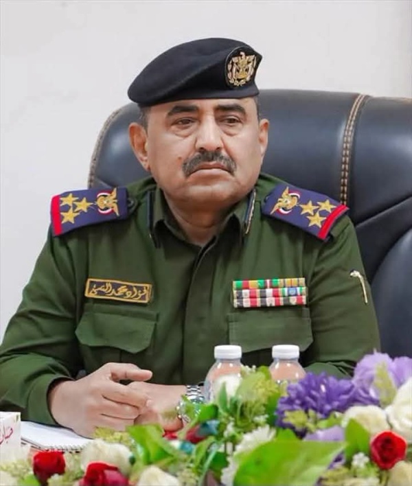 مدير عام شرطة شبوة يعزي مدير عام مكتب الإعلام بالمحافظة في وفاة والدته