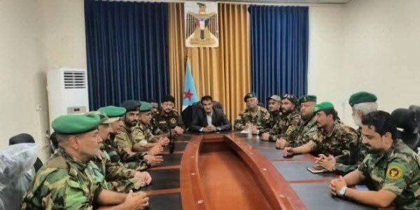 العميد الربيعي يترأس اجتماعا أمنيا ويشدد على رفع الجاهزية ووضع الخطط الأمنية العميد الربيعي يترأس اجتماعا أمنيا ويشدد على رفع الجاهزية ووضع الخطط الأمنية