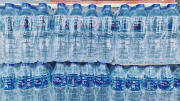 حجز أكثر من 12 ألف قارورة مياه معدني ة داخل معصرة زيتون بهذه الجهة خبر عاجل حجز أكثر من 12 ألف قارورة مياه معدني ة داخل معصرة زيتون بهذه الجهة خبر عاجل