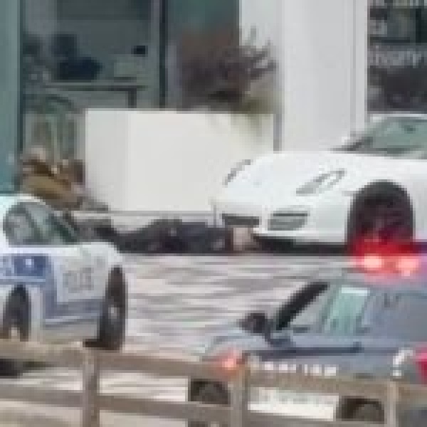 مقتل 3 أشخاص خلال هجوم مسلح على مركز تجاري يهودي في كندا مقتل 3 أشخاص خلال هجوم مسلح على مركز تجاري يهودي في كندا