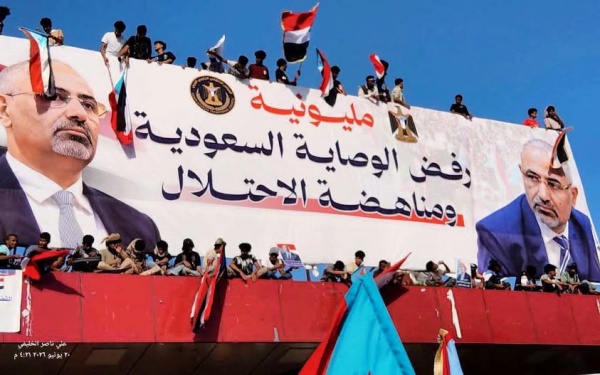 اجتماع عسكري للانتقالي يقر اجهاض خطة السعودية نقل المعركة إلى عدن اجتماع عسكري للانتقالي يقر اجهاض خطة السعودية نقل المعركة إلى عدن
