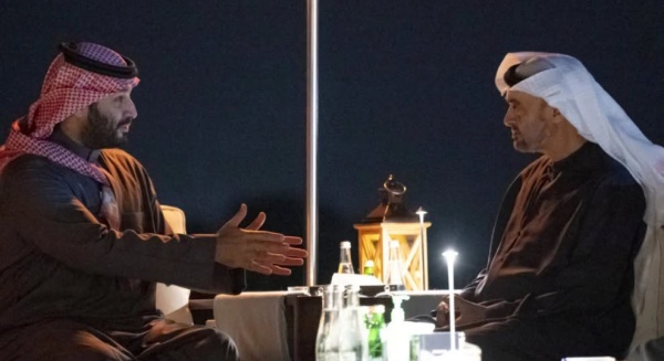 الرئيس الإماراتي يواصل إهانة ولي العهد السعودي مع نشر طبيعة الرسالة المثيرة للجدل لوالده الرئيس الإماراتي يواصل إهانة ولي العهد السعودي مع نشر طبيعة الرسالة المثيرة للجدل لوالده