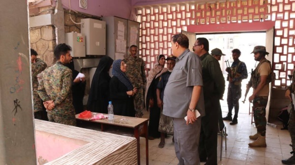 مدير أمن عدن يؤكد استمرار الجهود الأمنية لتأمين امتحانات الثانوية العامة مدير أمن عدن يؤكد استمرار الجهود الأمنية لتأمين امتحانات الثانوية العامة