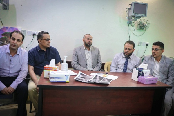 محافظ الضالع يدشن برنامج استضافة نخبة من كبار الاستشاريين بهيئة مستشفى الضالع محافظ الضالع يدشن برنامج استضافة نخبة من كبار الاستشاريين بهيئة مستشفى الضالع