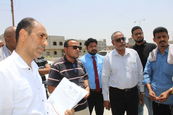 مدير عام المكلا يقود نزولا ميدانيا إلى أحياء فوه وي وج ه بمعالجة عاجلة لاحتياجات المواطنين مدير عام المكلا يقود نزولا ميدانيا إلى أحياء فوه وي وج ه بمعالجة عاجلة لاحتياجات المواطنين