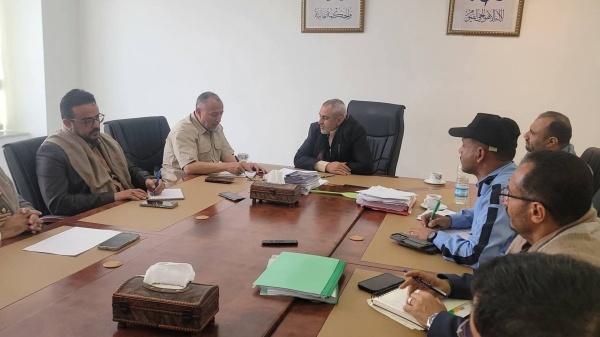 مناقشة آلية التنسيق لتنظيم حركة قاطرات الغاز وإلزام سائقيها بالأنظمة المرورية