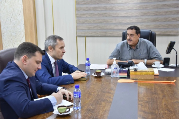 مدير أمن عدن يبحث مع مسؤول بالسفارة الروسية ترتيبات تأمين الانتخابات للرعايا الروس