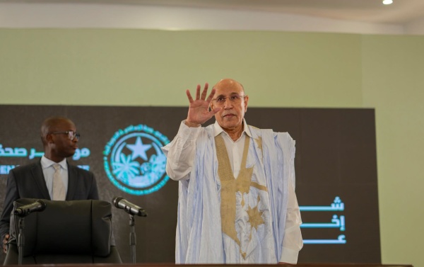 الرئيس الموريتاني أجرينا أكبر اكتتاب في البلاد بهدف ضخ الشباب في الإدار الرئيس الموريتاني أجرينا أكبر اكتتاب في البلاد بهدف ضخ الشباب في الإدار