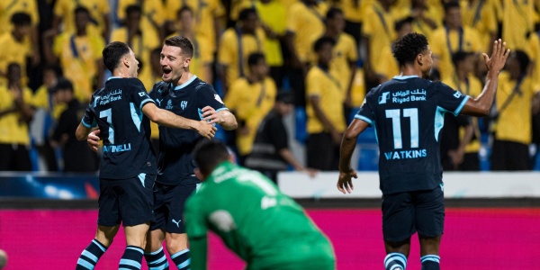 الهلال سيئ رغم السداسية