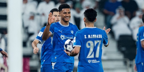 الهلال ي سقط السد بثنائية واتكينز ونيفيز يقودان الزعيم لانتصار آسيوي جديد