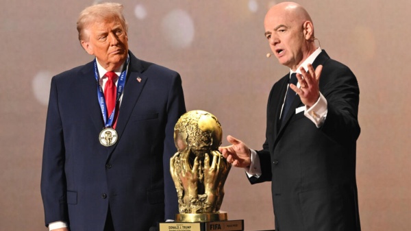 منظمة حقوقية تعتزم تقديم شكوى ضد إنفانتينو بتهمة انتهاك الحياد السياسي ودعم ترامب منظمة حقوقية تعتزم تقديم شكوى ضد إنفانتينو بتهمة انتهاك الحياد السياسي ودعم ترامب