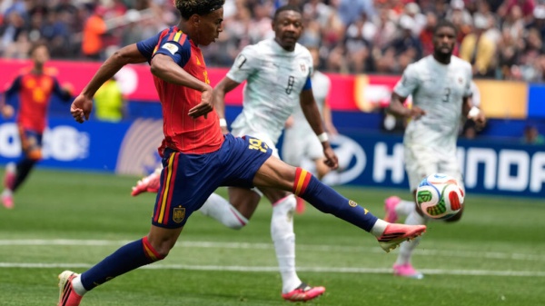البرتغال ضد إسبانيا في كأس العالم الكهل رونالدو أمام الفتى يامال موعد المباراة والقنوات الناقلة
