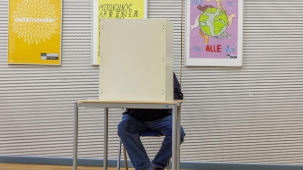 ألمانيا ميرتس يصفها بـ الكارثة اليمين المتطرف يتصدر نتائج انتخابات ولايات شمال شرق البلاد ألمانيا ميرتس يصفها بـ الكارثة اليمين المتطرف يتصدر نتائج انتخابات ولايات شمال شرق البلاد
