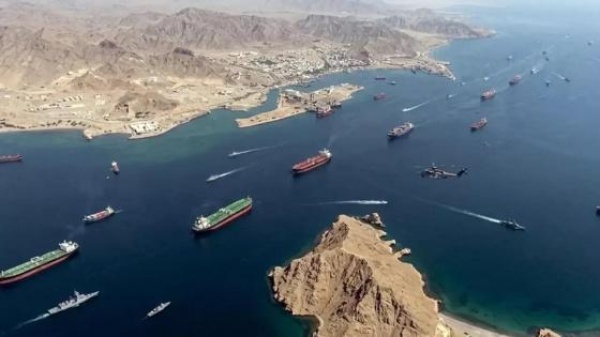 هجمات أميركية على إيران وطهران ترد بالقصف وإغلاق مضيق هرمز
