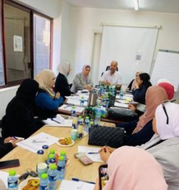 جمعية المرأة العاملة تعقد لقاء حواريا مع لجنة الانتخابات المركزية بنابلس لتعزيز الوعي والمشاركة السياسية للشباب والنساء