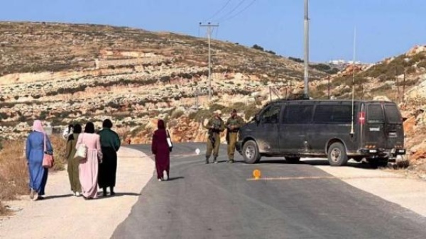 خاص بين الاعتداءات والإغلاقات قرية المغير تصارع للحفاظ على وجودها