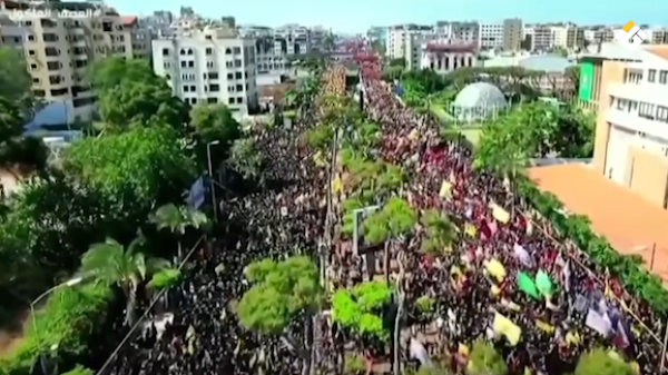 تقرير مصور الجموع في الضاحية الجنوبي ة يعكس تداخل الرسائل والمواقف السياسي ة في لبنان