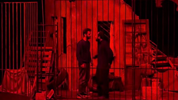 عن احتمالات النجاة التي لا نراها مسرحية فيلم هندي في دمشق