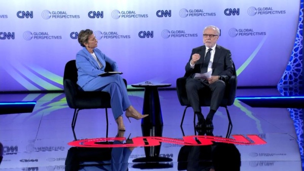 مذيع cnn يوضح كيف دفع سؤاله السادات إلى زيارة إسرائيل في عهد كارتر