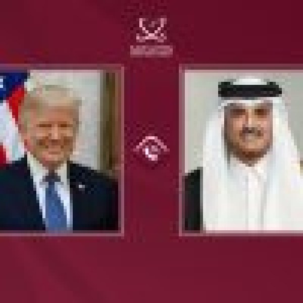 أمير قطر يتلقى اتصال ا هاتفي ا من الرئيس الأمريكي