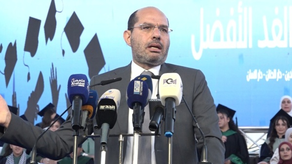 مراد احتضان النازحين واجب أخلاقي وتعويض المتضررين وإعادة الإعمار مسؤولية الدولة