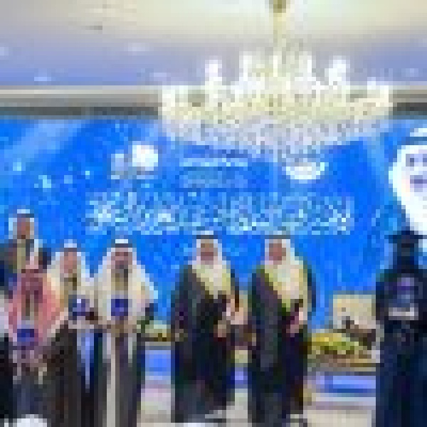 أمير تبوك يرعى حفل جائزة سموه للتفوق العلمي والتميز في عامها الـ39 أمير تبوك يرعى حفل جائزة سموه للتفوق العلمي والتميز في عامها الـ39