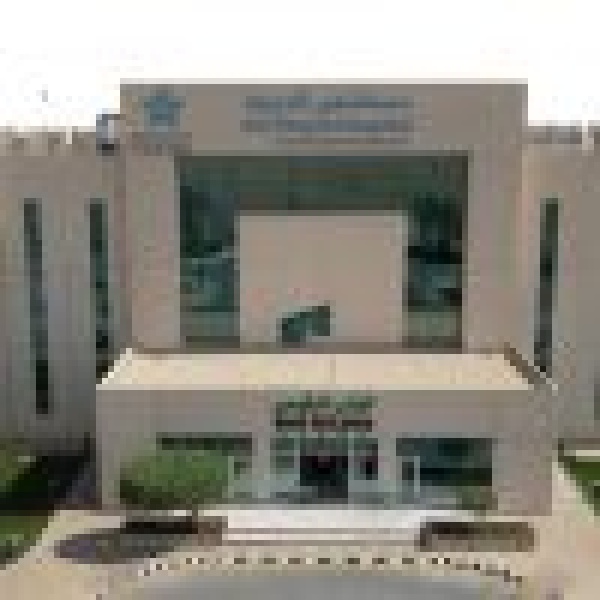 تدخل طبي عاجل ينقذ طفلة ابتلعت جزء ا من قلادة في مستشفى الدرعية