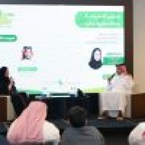 اثنينية التواصل تستعرض دور سفير السياحة في إبراز الهوية الوطنية وتعزيز التواصل الحضاري