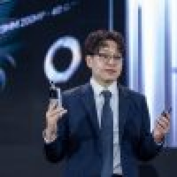 honor تكشف عن أول هاتف روبوتي في العالم robot phone خلال leap 2026 من أجل حقبة جديدة من صناعة الأفلام السينمائية عبر الهواتف المحمولة والذكاء الاصطناعي المتجسد
