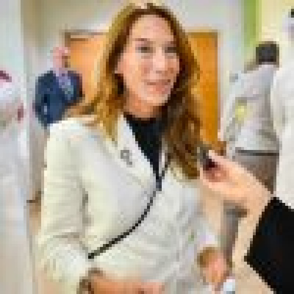 الممثلة الخاصة للأمين العام للأمم المتحدة المعنية بالأطفال ما تقدمه المملكة للتوائم الملتصقة من مختلف دول العالم يمثل أملا حقيقي ا ونموذج ا يحتذى به دولي ا الممثلة الخاصة للأمين العام للأمم المتحدة المعنية بالأطفال ما تقدمه المملكة للتوائم الملتصقة من مختلف دول العالم يمثل أملا حقيقي ا ونموذج ا يحتذى به دولي ا