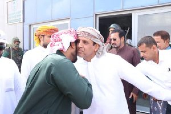 بعد أشهر في السعودية راجح باكريت يعود إلى المهرة وسط ترقب لتحركاته بعد أشهر في السعودية راجح باكريت يعود إلى المهرة وسط ترقب لتحركاته
