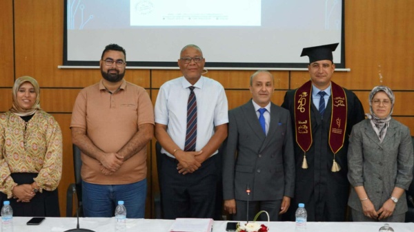 يونس عثماني ينال الدكتوراه بميزة مشرف جد ا عن أطروحة رائدة حول التربية الإعلامية ومواجهة التضليل الرقمي يونس عثماني ينال الدكتوراه بميزة مشرف جد ا عن أطروحة رائدة حول التربية الإعلامية ومواجهة التضليل الرقمي