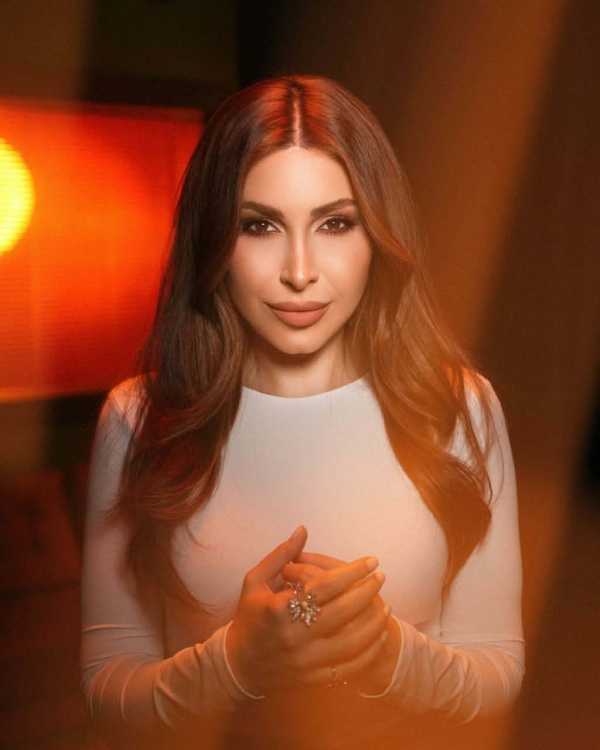 لأول مرة النجمة اللبنانية يارا تحيي سهرة في مهرجان الحمامات الدولي لأول مرة النجمة اللبنانية يارا تحيي سهرة في مهرجان الحمامات الدولي