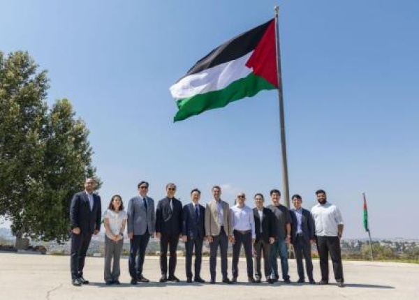وفد كوري رفيع المستوى ووزير الاتصالات في زيارة لمدينة روابي لبحث تعزيز قطاع الذكاء الاصطناعي وتطويره وفد كوري رفيع المستوى ووزير الاتصالات في زيارة لمدينة روابي لبحث تعزيز قطاع الذكاء الاصطناعي وتطويره