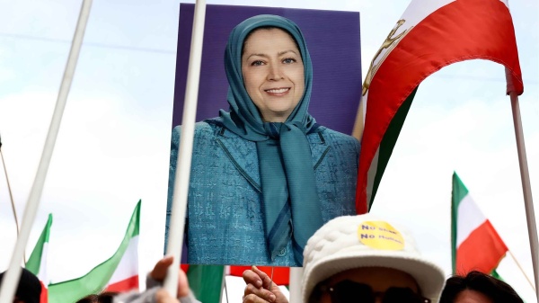 توكل كرمان توجه رسالة إلى المقاومة الإيرانية توكل كرمان توجه رسالة إلى المقاومة الإيرانية