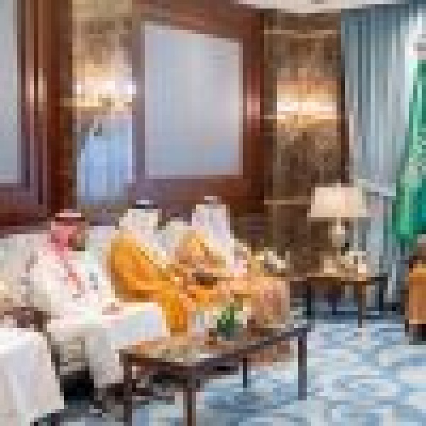 لتلبية معايير الصحة العالمية بمشاركة 22 جهة محافظ الأحساء يط لع على مستجدات المدن الصحية