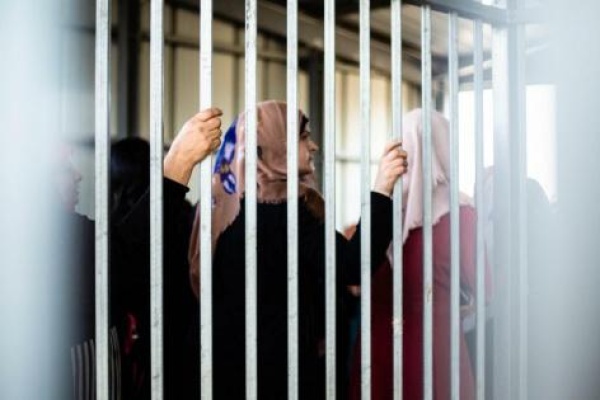 أسيرات الدامون يواجهن ظروفا قاسية أسيرات الدامون يواجهن ظروفا قاسية