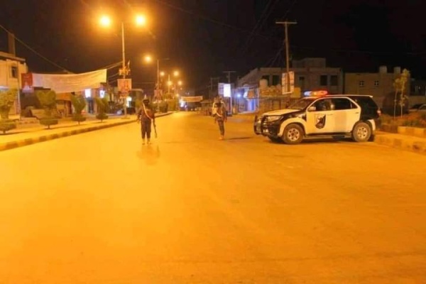 أمن مأرب يوقف أشخاصا بتهمة تصوير تحركات عسكرية ويحذر من نشرها أمن مأرب يوقف أشخاصا بتهمة تصوير تحركات عسكرية ويحذر من نشرها