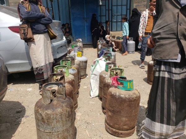 أزمة الغاز تشتد بمناطق التحالف الإصلاح يطلب مهلة مع مزاعم جديدة وتجاره في تعز يكشفون تصاعد التهريب إفريقيا