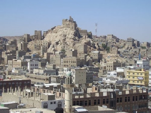 مركز حقوقي الحوثيون يحولون منزل شيخ قبلي في البيضاء إلى محطة إذاعية بعد مصادرته مركز حقوقي الحوثيون يحولون منزل شيخ قبلي في البيضاء إلى محطة إذاعية بعد مصادرته