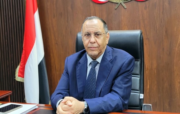 وزير الصناعة والتجارة يشدد على رفع الجاهزية وتعزيز المخزون واستقرار الأسواق في المحافظات المحررة وزير الصناعة والتجارة يشدد على رفع الجاهزية وتعزيز المخزون واستقرار الأسواق في المحافظات المحررة