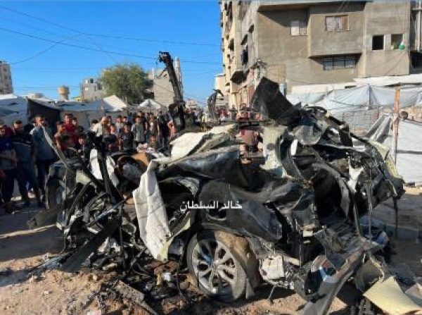 4 شهداء بينهم سيدة في قصف استهدف مركبة ومواطنين شمال غرب مدينة غزة 4 شهداء بينهم سيدة في قصف استهدف مركبة ومواطنين شمال غرب مدينة غزة
