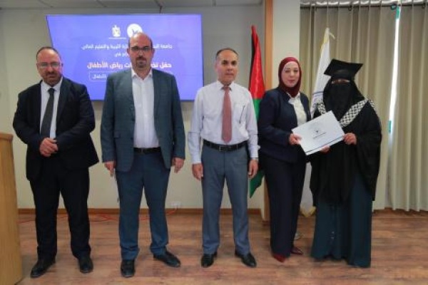 التربية والنجاح تخرجان معلمات الدبلوم المهني المتخصص لرياض الأطفال