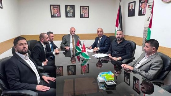 اتفاقيات لتصدير 1700 طن من المنتجات الزراعية الفلسطينية إلى الإمارات والأردن اتفاقيات لتصدير 1700 طن من المنتجات الزراعية الفلسطينية إلى الإمارات والأردن