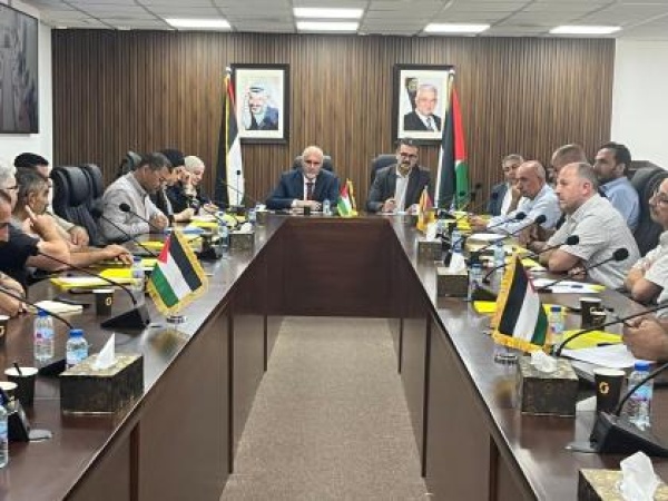 وزارة الزراعة تناقش خطة التطعيم ضد الحمى المالطية وتبدأ توزيع المطاعيم على مديريات البيطرة وزارة الزراعة تناقش خطة التطعيم ضد الحمى المالطية وتبدأ توزيع المطاعيم على مديريات البيطرة