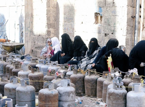 أزمة غاز في صنعاء وسط تكهنات عن مساع حو ثية لفرض زيادة سعرية جديدة أزمة غاز في صنعاء وسط تكهنات عن مساع حو ثية لفرض زيادة سعرية جديدة